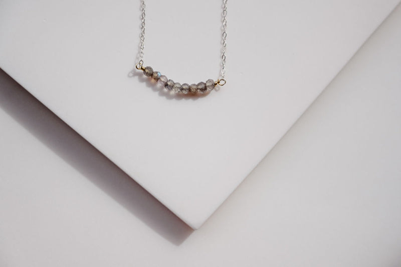 The silver strand gemstone necklace with labradorite stones